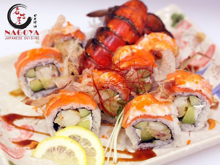 [ad_1]
(Lobster Roll)
Tempura lobster tail, cucumber, avocado, cream cheese, cayenne mayo, wrap with smoke salmon, ebi, unagi sauce, bonito & masago.
[ad_2]
2017-08-24 12:40:49
Source  …