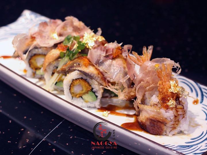 [ad_1]
Our signature roll “Nagoya Roll” 

Which comes with 24-karat gold flakes, with panko shrimp, avocado in tonkatsu sauce wrapped in rice topped with bbq eel, tobiko, unagi sauce and bonito.
[ad_2]
2017-08-15…