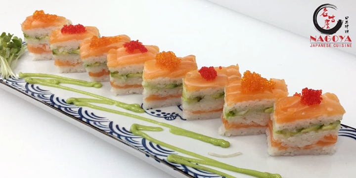 [ad_1]
*NEW* (Halo Roll)
Layered with Salmon, avocado, sushi rice and topped with tobiko
[ad_2]
2017-09-19 17:42:58
Source  …