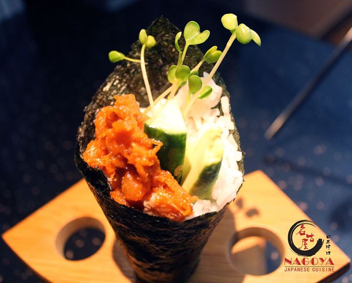 [ad_1]
(Spicy Tuna Temaki)
Hand-rolled cone of seaweed wrapped around rice and spicy albacore tuna.
[ad_2]
2017-11-21 16:47:01
Source  …