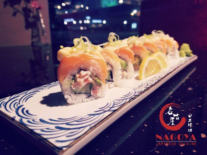 [ad_1]
Our Popular Sushi Roll (Wen’s Special)

Crab meat, avocado, cucumbers, tempura bits wrapped in rice, topped with salmon and mayonnaise
[ad_2]
2017-11-29 12:21:57
Source  …