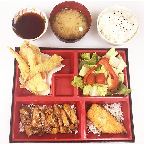 [ad_1]
Don’t know what to order for lunch?? 
Try our Bento Box, it has everything you want ??

**Bento D (Teriyaki Chicken)**???
? Teriyaki Chicken
? Tempura (3 Shrimps + 1 Vegetable)
? Grilled Salmon
?…