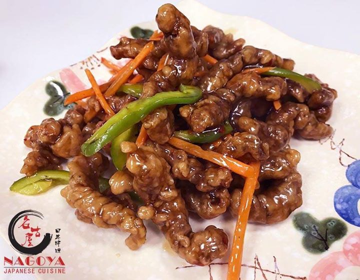 [ad_1]
Crispy Ginger Beef ?

–  Deep fried shredded beef with sweet ginger sauce…it’s super addictive ??
[ad_2]
2019-08-19 16:28:51
Source  …