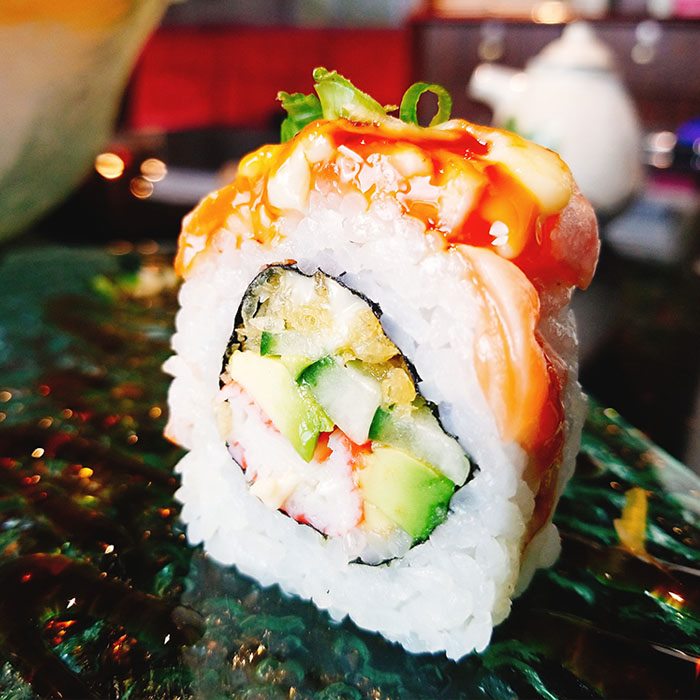 [ad_1]
Wen Special Roll ?? You have to try it ?
.
.
? Creamy avocado?, crab meat, cucumbers?, tempura bits wrapped in rice, topped with fresh salmon ? and mayonnaise ?? hmm…Yummy!
.
[ad_2]
2019-08-14 15:01:01
Source…